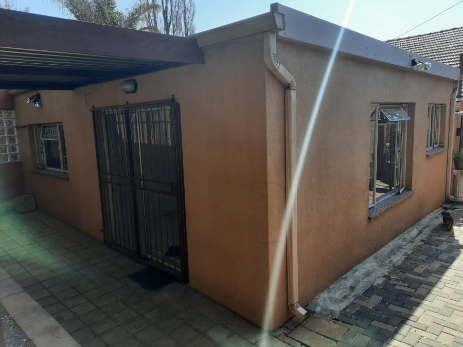 1 Bedroom Property for Sale in Alberante Gauteng