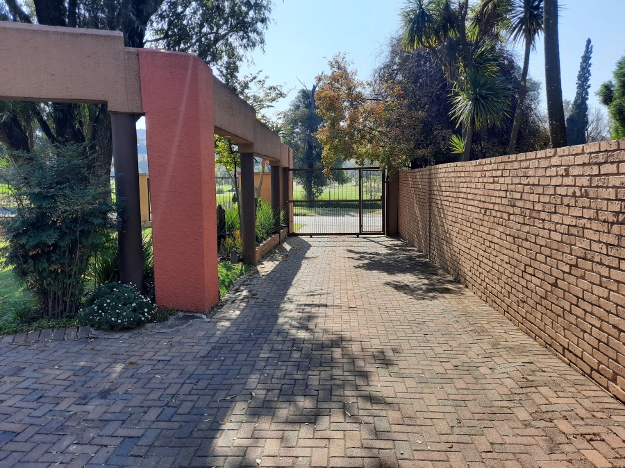 1 Bedroom Property for Sale in Alberante Gauteng