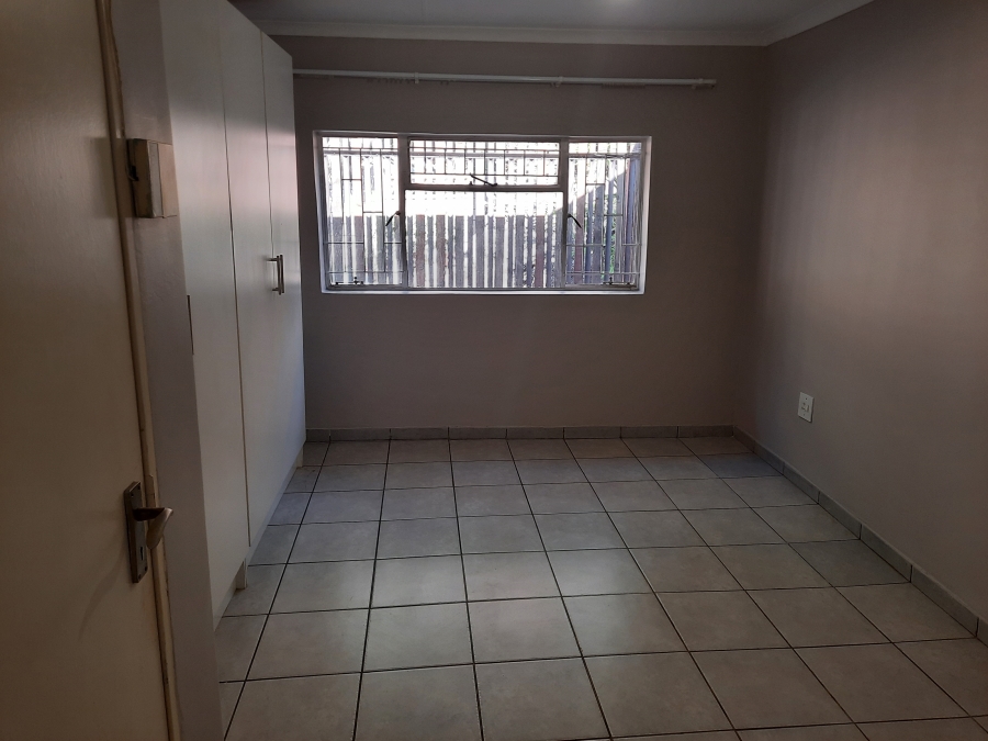 1 Bedroom Property for Sale in Alberante Gauteng
