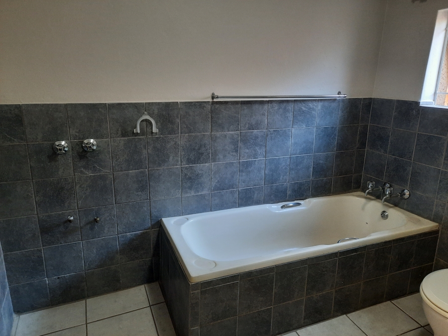 1 Bedroom Property for Sale in Alberante Gauteng