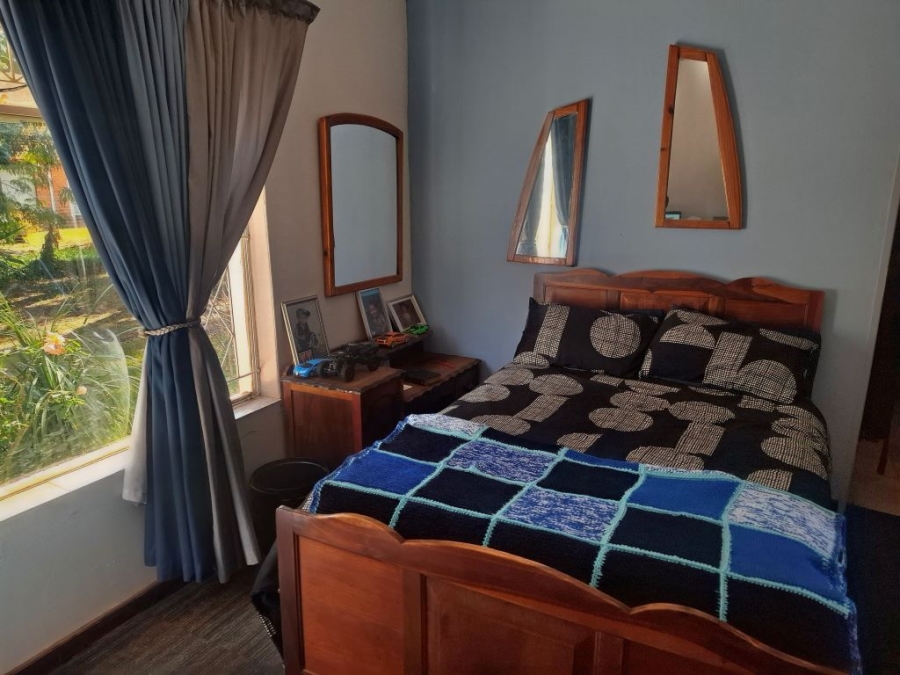5 Bedroom Property for Sale in Hillside Gauteng