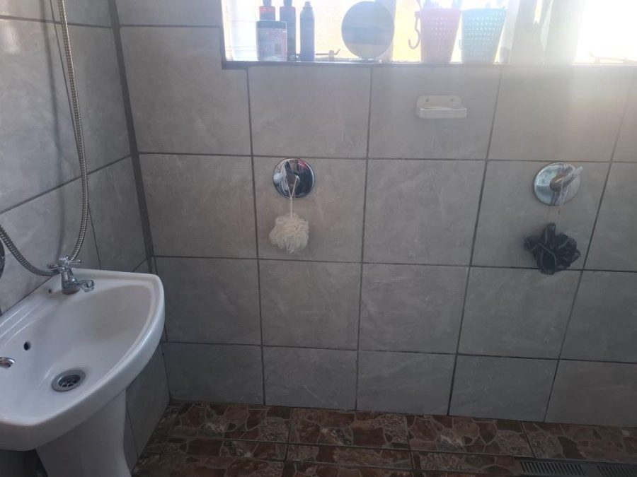 5 Bedroom Property for Sale in Hillside Gauteng
