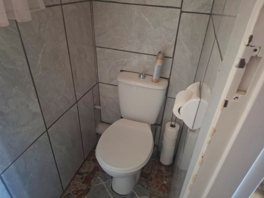 5 Bedroom Property for Sale in Hillside Gauteng