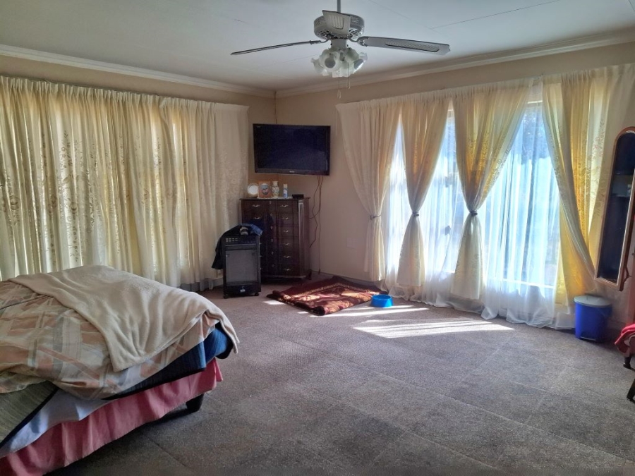 5 Bedroom Property for Sale in Hillside Gauteng