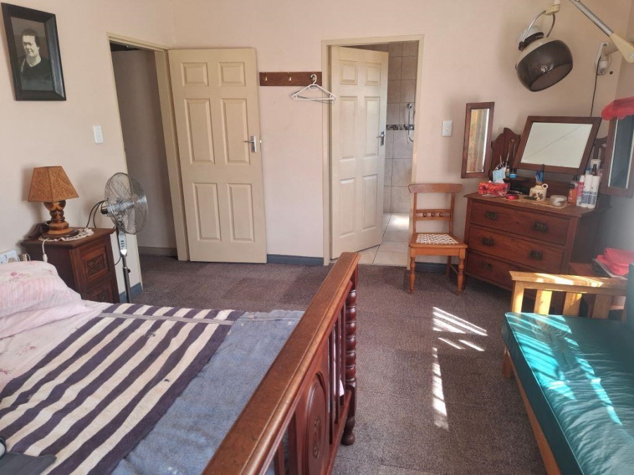 5 Bedroom Property for Sale in Hillside Gauteng