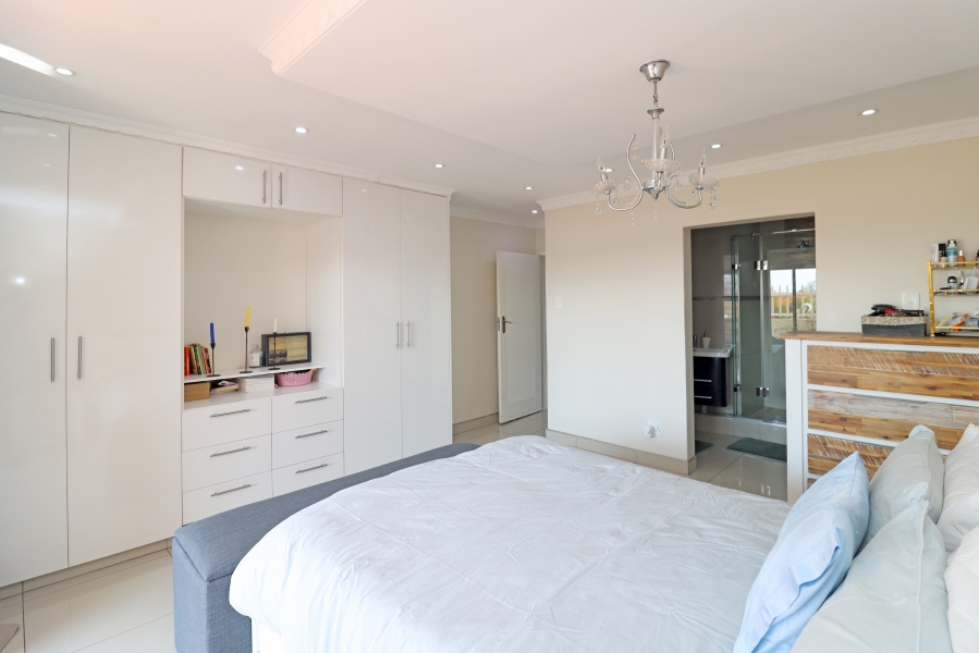 2 Bedroom Property for Sale in Birdhaven Gauteng