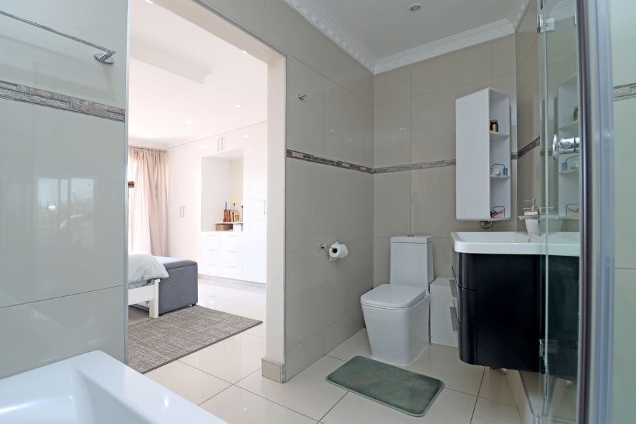 2 Bedroom Property for Sale in Birdhaven Gauteng