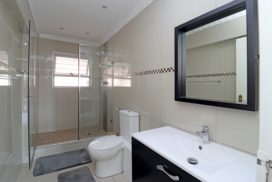 2 Bedroom Property for Sale in Birdhaven Gauteng
