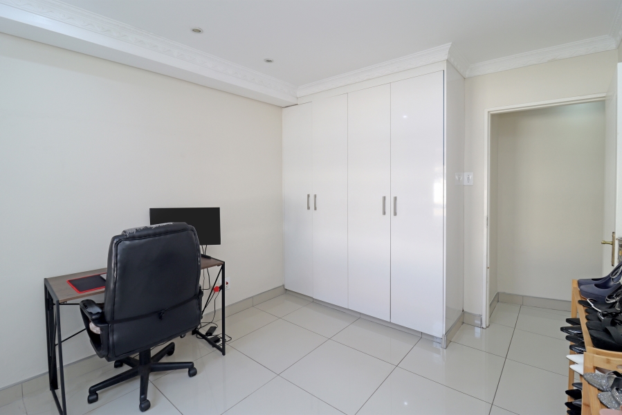2 Bedroom Property for Sale in Birdhaven Gauteng
