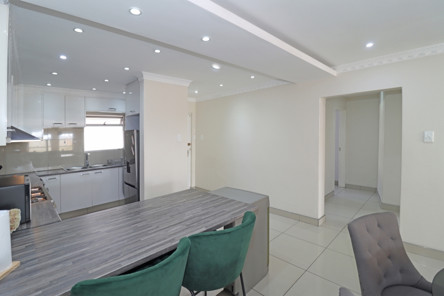 2 Bedroom Property for Sale in Birdhaven Gauteng