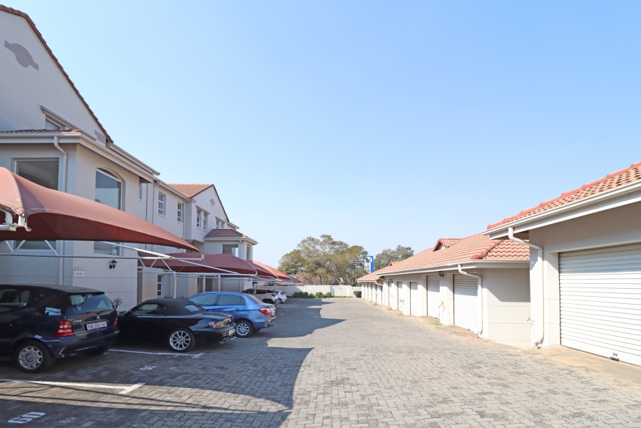 2 Bedroom Property for Sale in Birdhaven Gauteng
