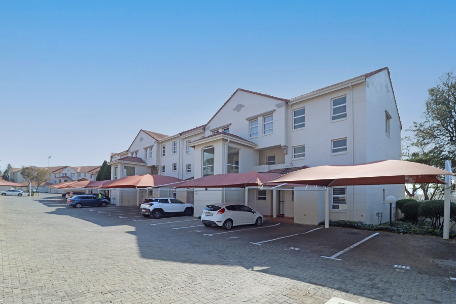 2 Bedroom Property for Sale in Birdhaven Gauteng