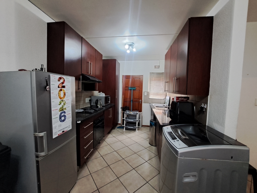 2 Bedroom Property for Sale in Albertsdal Gauteng