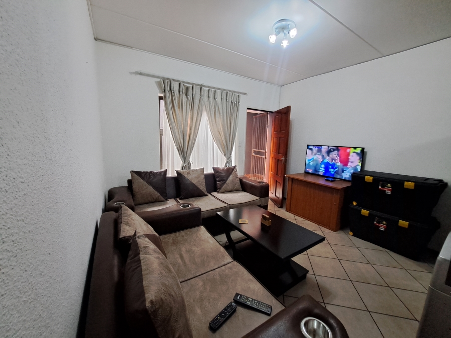 2 Bedroom Property for Sale in Albertsdal Gauteng