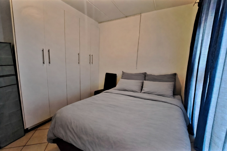 2 Bedroom Property for Sale in Albertsdal Gauteng