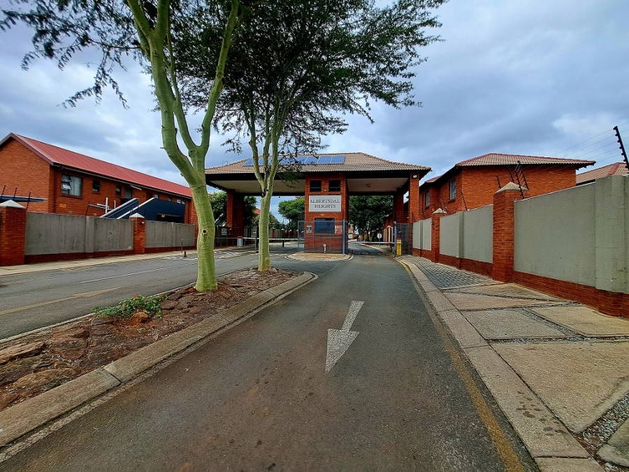 2 Bedroom Property for Sale in Albertsdal Gauteng