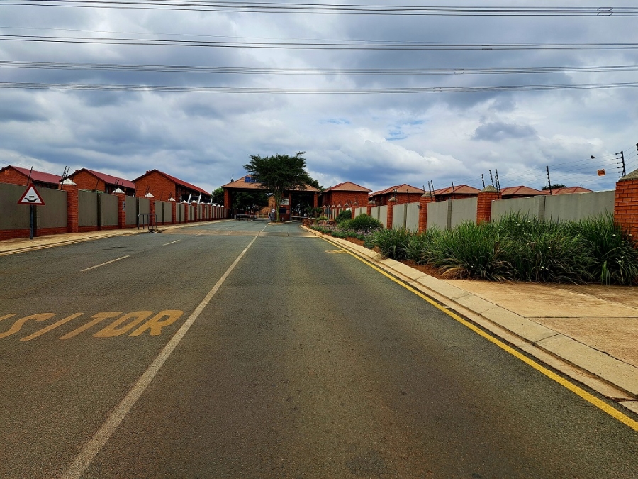 2 Bedroom Property for Sale in Albertsdal Gauteng