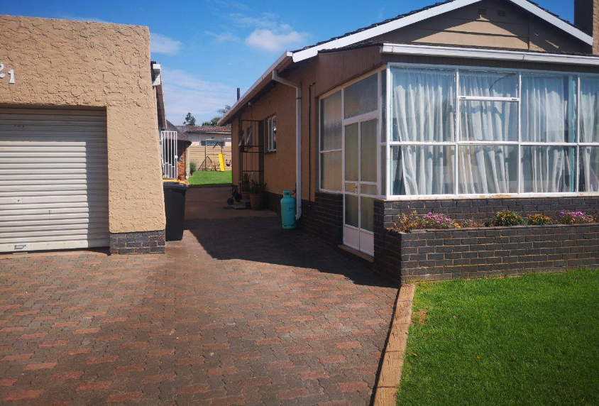 3 Bedroom Property for Sale in Woodmere Gauteng
