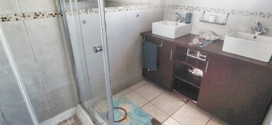 3 Bedroom Property for Sale in Woodmere Gauteng
