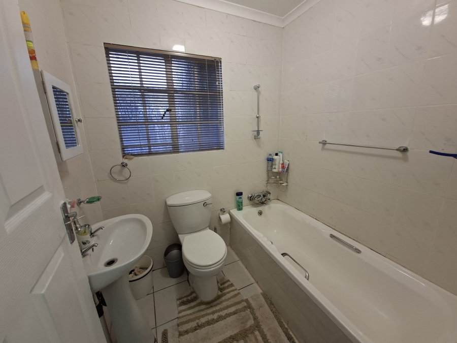3 Bedroom Property for Sale in Eden Glen Gauteng