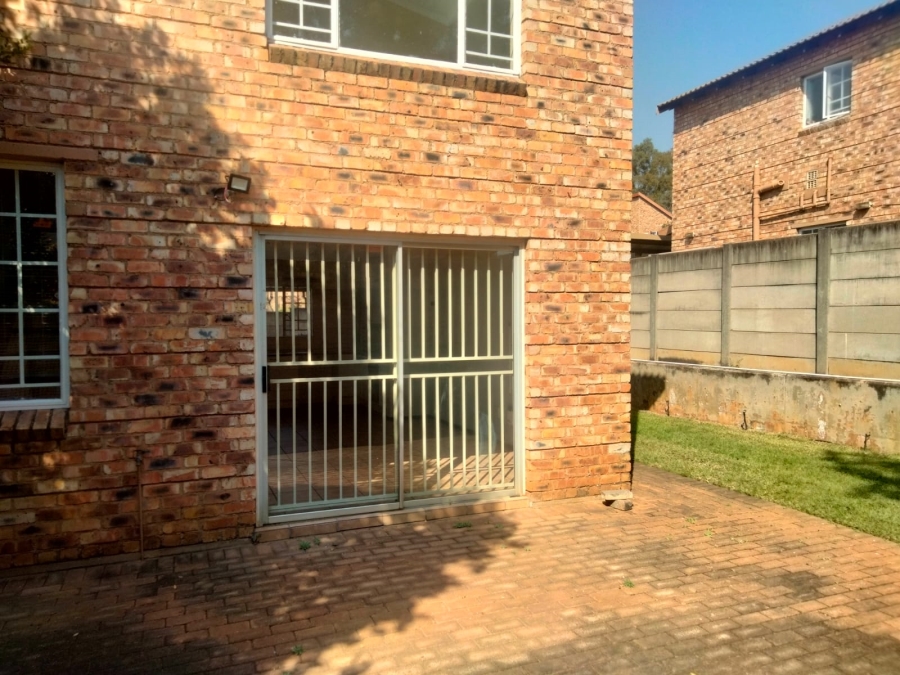 2 Bedroom Property for Sale in Sonneglans Gauteng