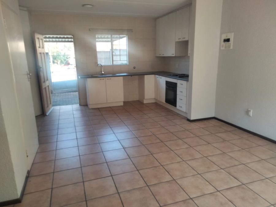 2 Bedroom Property for Sale in Sonneglans Gauteng