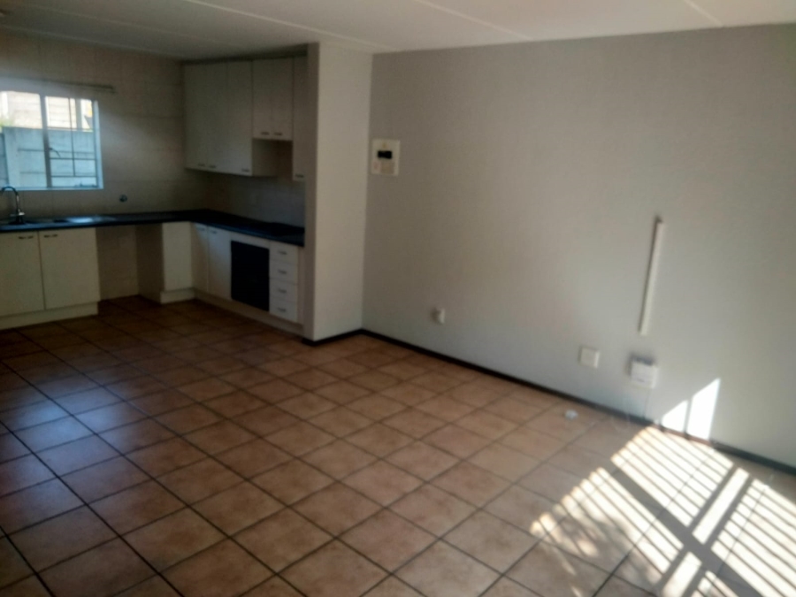 2 Bedroom Property for Sale in Sonneglans Gauteng