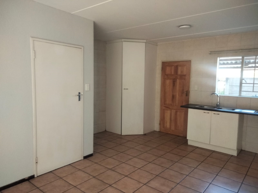 2 Bedroom Property for Sale in Sonneglans Gauteng