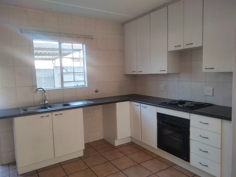 2 Bedroom Property for Sale in Sonneglans Gauteng