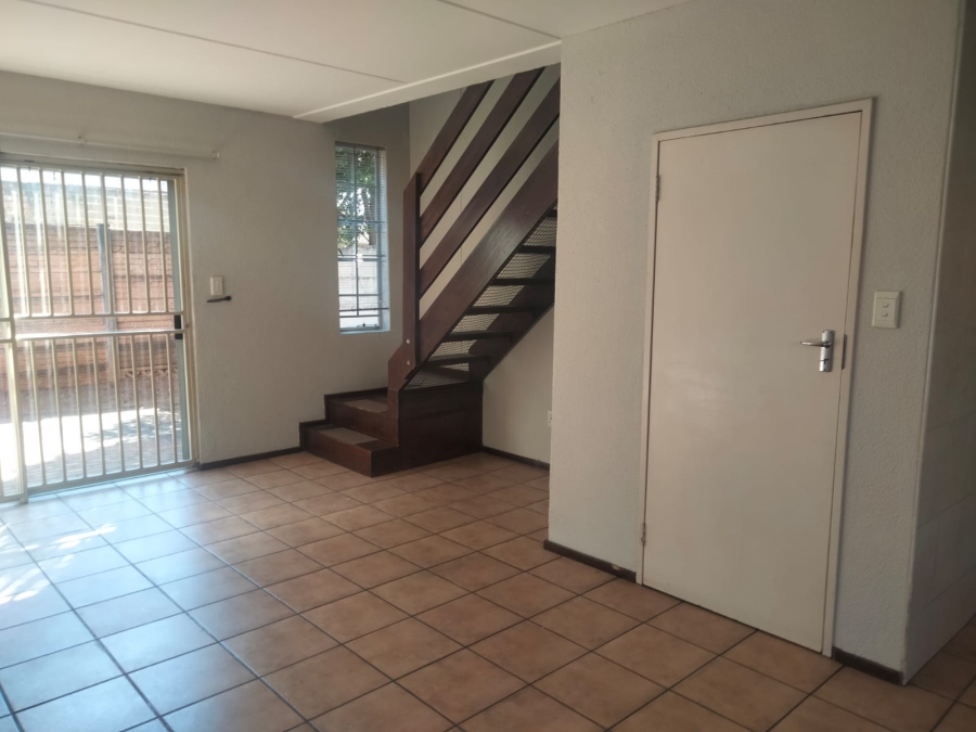 2 Bedroom Property for Sale in Sonneglans Gauteng