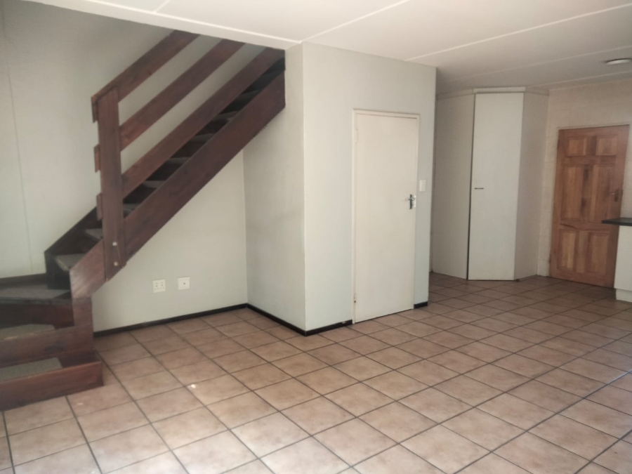 2 Bedroom Property for Sale in Sonneglans Gauteng