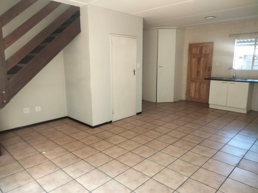 2 Bedroom Property for Sale in Sonneglans Gauteng