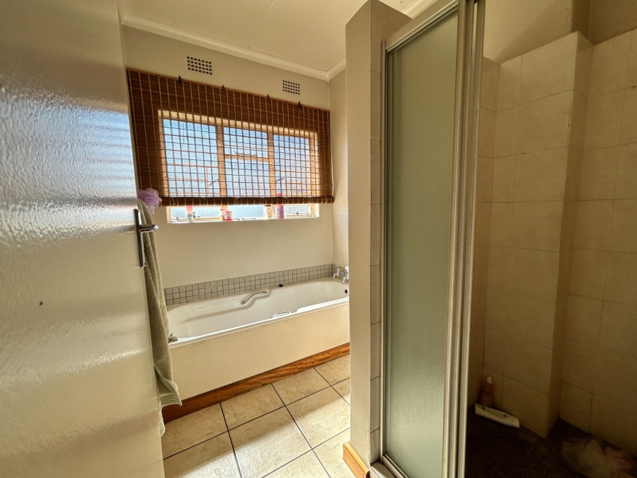 3 Bedroom Property for Sale in Isandovale Gauteng