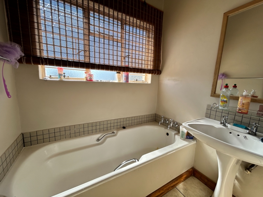 3 Bedroom Property for Sale in Isandovale Gauteng