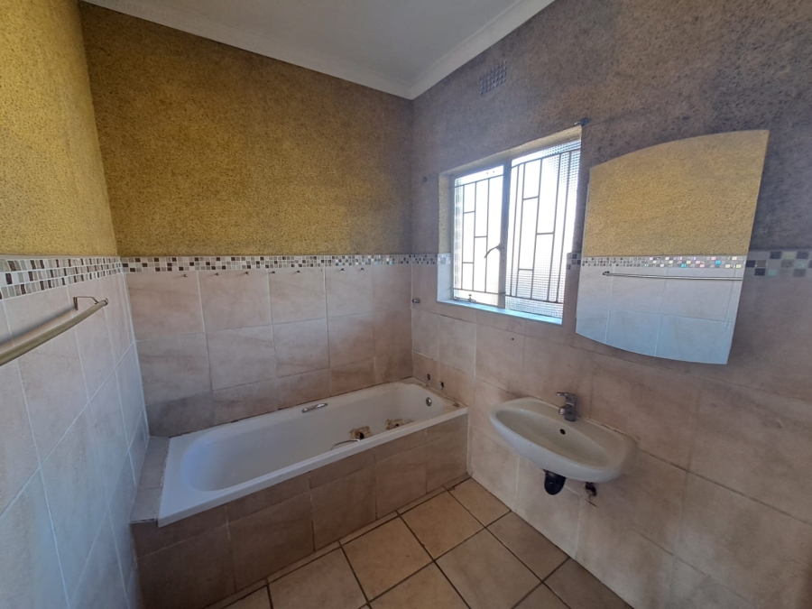 4 Bedroom Property for Sale in Waldrift Gauteng