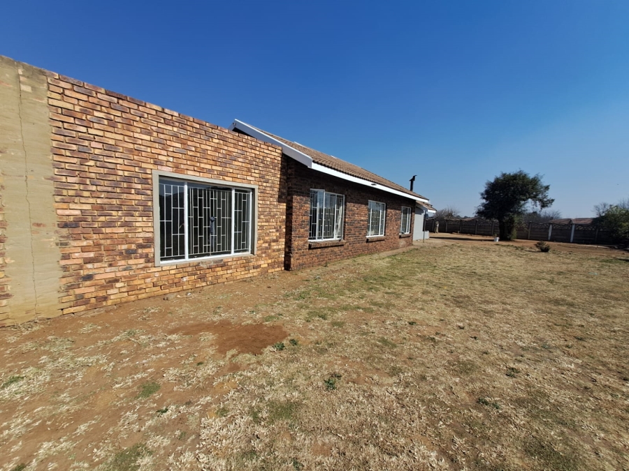 4 Bedroom Property for Sale in Waldrift Gauteng
