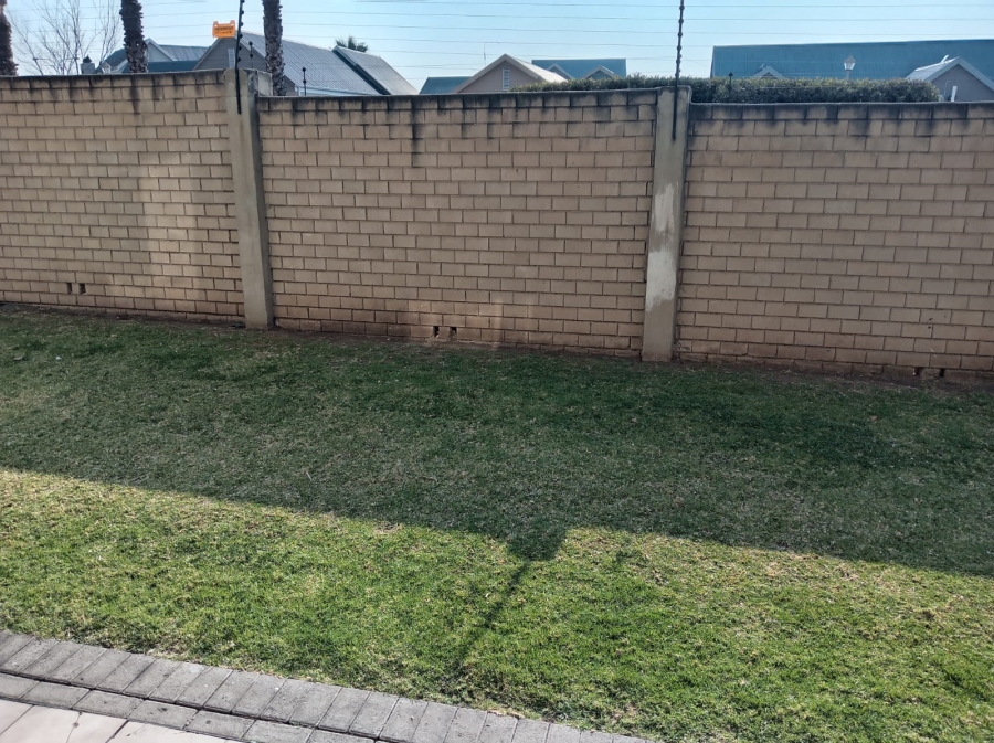 2 Bedroom Property for Sale in Vanderbijlpark SE 10 Gauteng