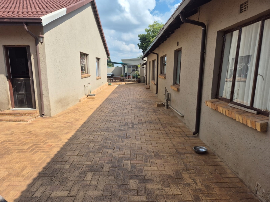 3 Bedroom Property for Sale in Primrose Hill Gauteng