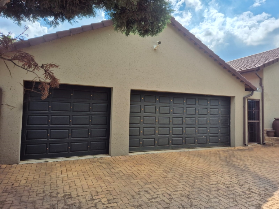 3 Bedroom Property for Sale in Primrose Hill Gauteng