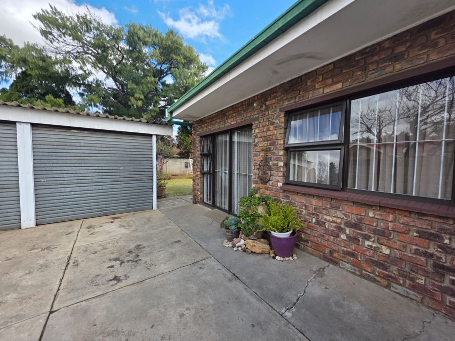 4 Bedroom Property for Sale in Vanderbijlpark Sw 2 Gauteng