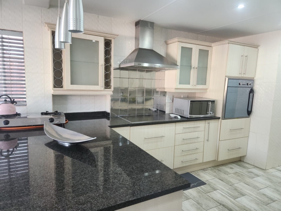 4 Bedroom Property for Sale in Van Riebeeck Park Gauteng