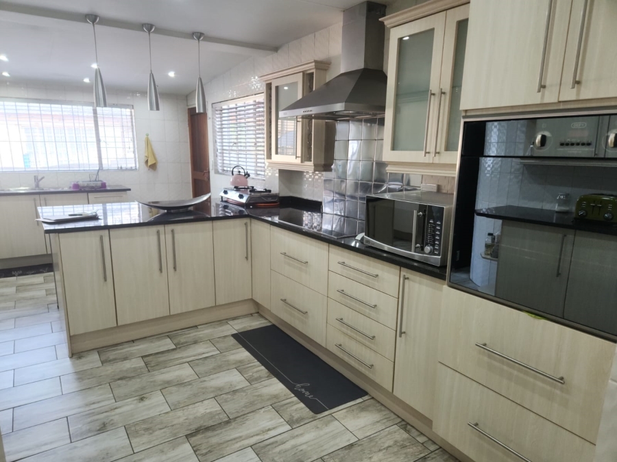 4 Bedroom Property for Sale in Van Riebeeck Park Gauteng