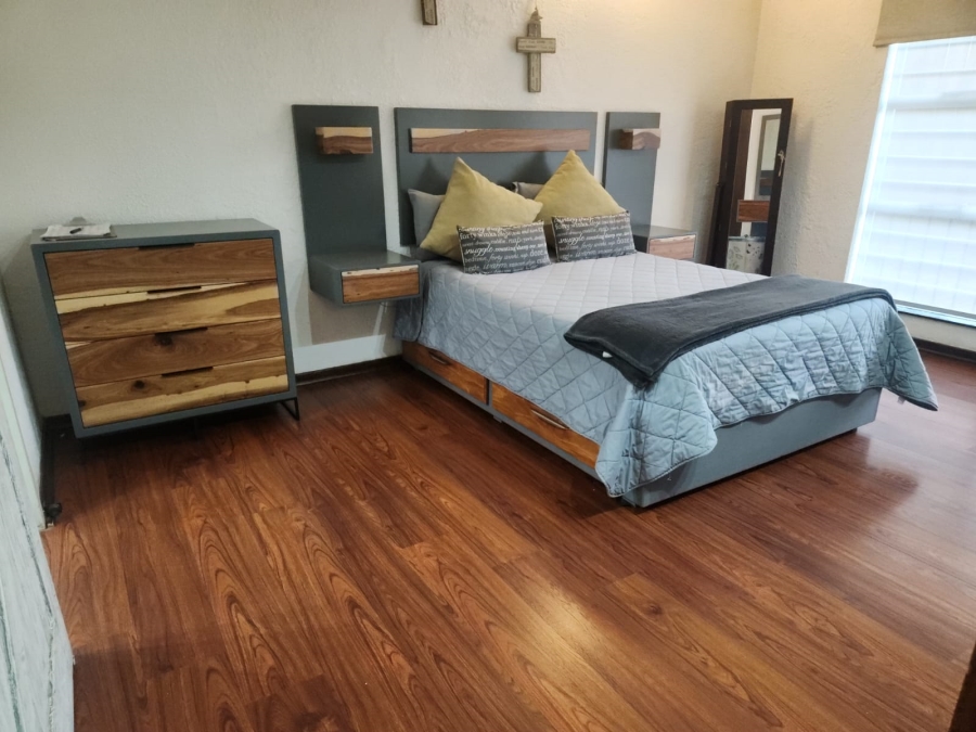 4 Bedroom Property for Sale in Van Riebeeck Park Gauteng
