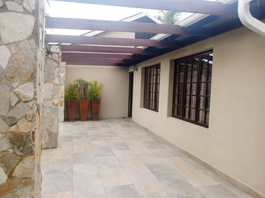 4 Bedroom Property for Sale in Farrarmere Gauteng