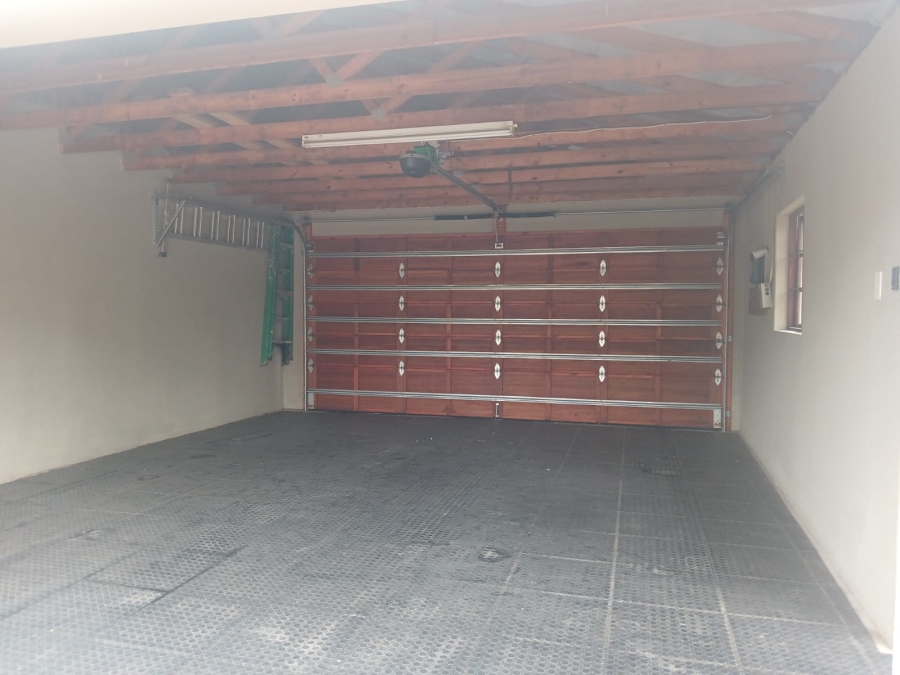 4 Bedroom Property for Sale in Farrarmere Gauteng