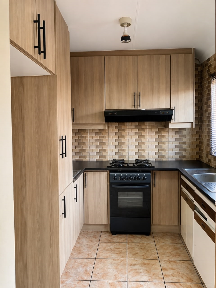 To Let 2 Bedroom Property for Rent in Laudium Gauteng