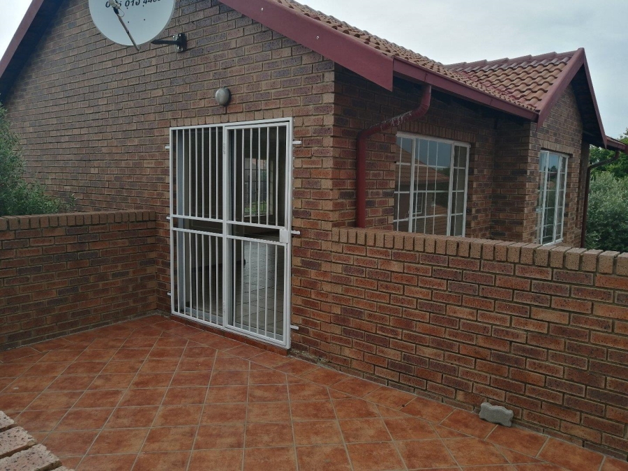 To Let 2 Bedroom Property for Rent in The Reeds Gauteng
