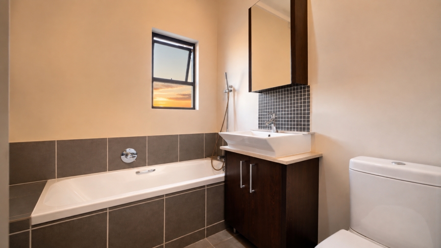 To Let 2 Bedroom Property for Rent in Lonehill Gauteng