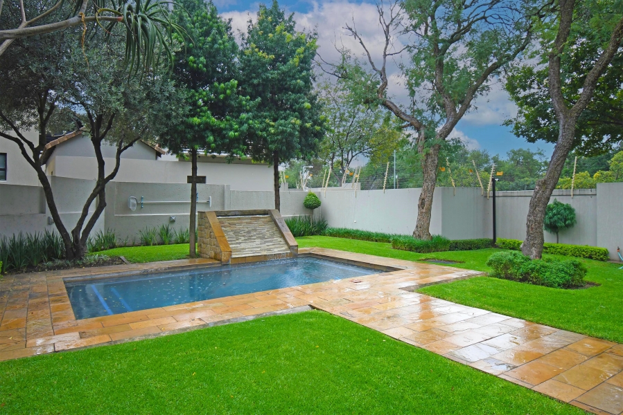 To Let 2 Bedroom Property for Rent in Lonehill Gauteng