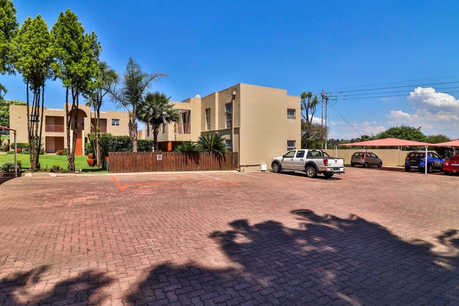 To Let 3 Bedroom Property for Rent in Brackendowns Gauteng